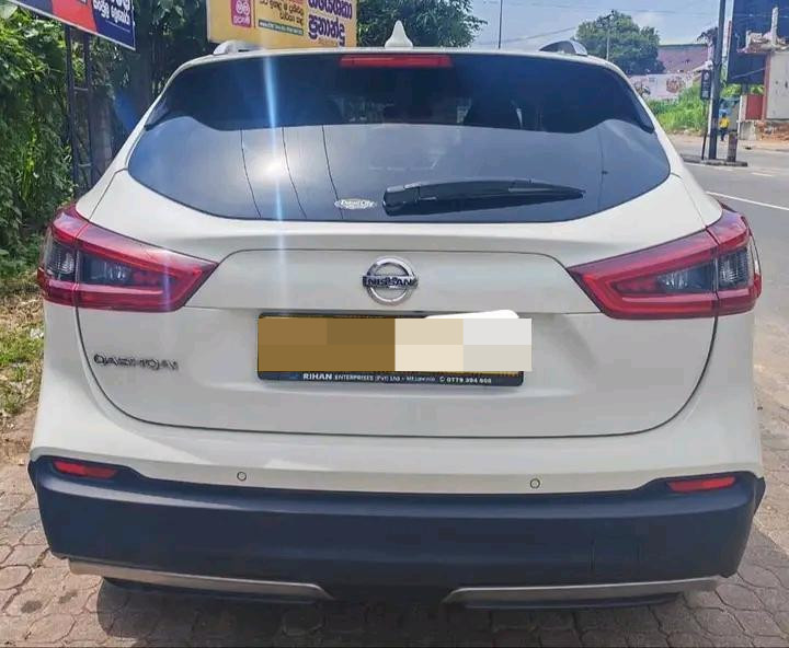 Nissan Qashqai 2018 - பயன்படுத்தப்பட்டது SUV sale in Sri Lanka - patpat.lk