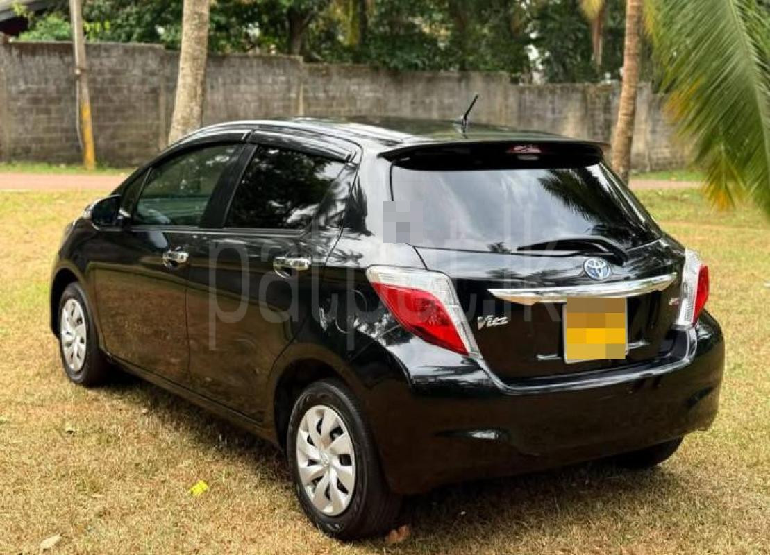 Toyota Vitz 2015 - பயன்படுத்தப்பட்டது கார் sale in Sri Lanka - patpat.lk