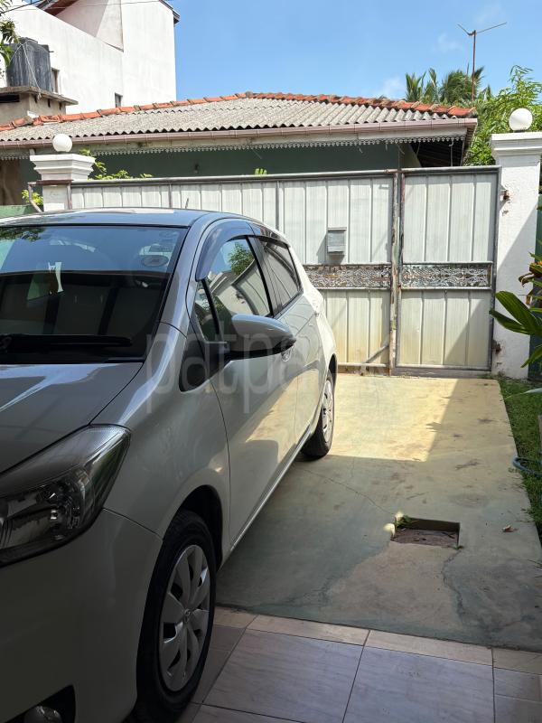 Toyota Vitz 2014 - பயன்படுத்தப்பட்டது கார் sale in Sri Lanka - patpat.lk