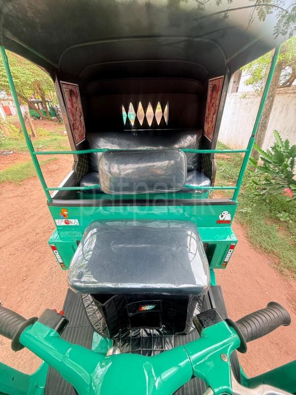Bajaj Three Wheel 2006 - பயன்படுத்தப்பட்டது முச்சக்கர வண்டி sale in Sri Lanka - patpat.lk