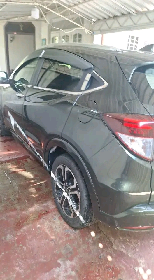 Honda Vezel 2014 - பயன்படுத்தப்பட்டது SUV sale in Sri Lanka - patpat.lk