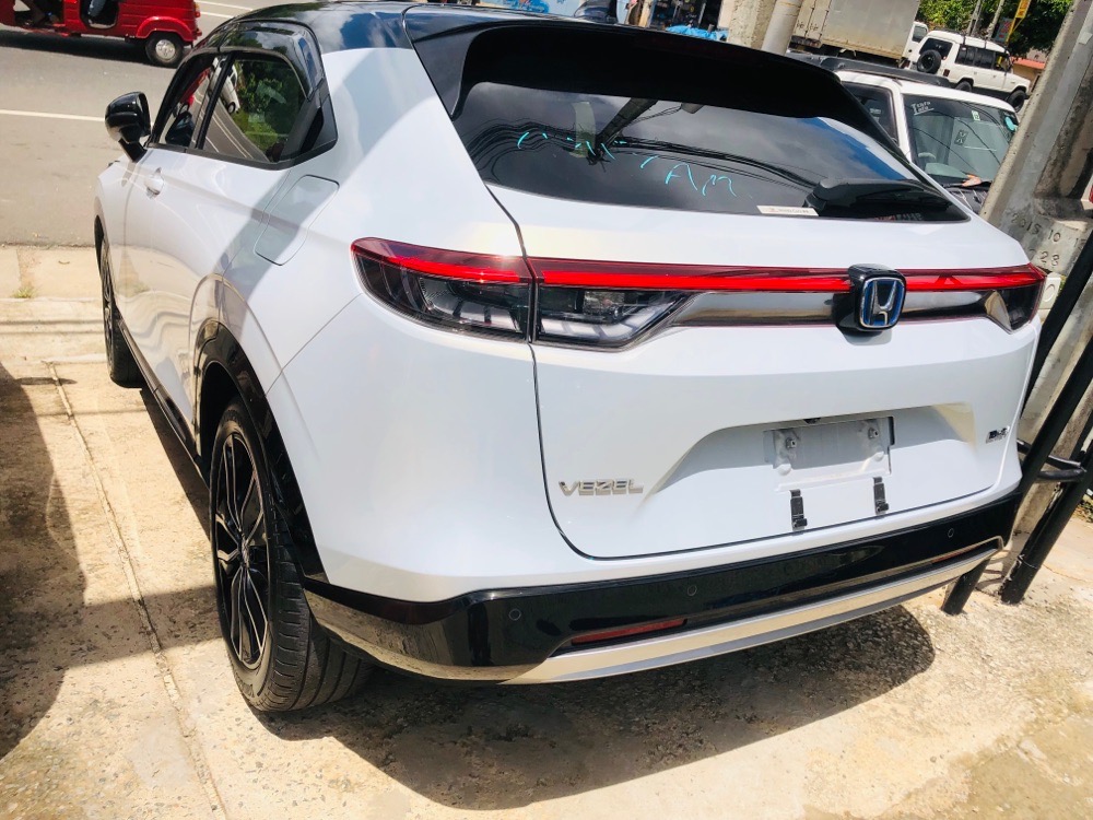 Honda Vezel 2024 - மறுசீரமைக்கப்பட்டது கார் sale in Sri Lanka - patpat.lk