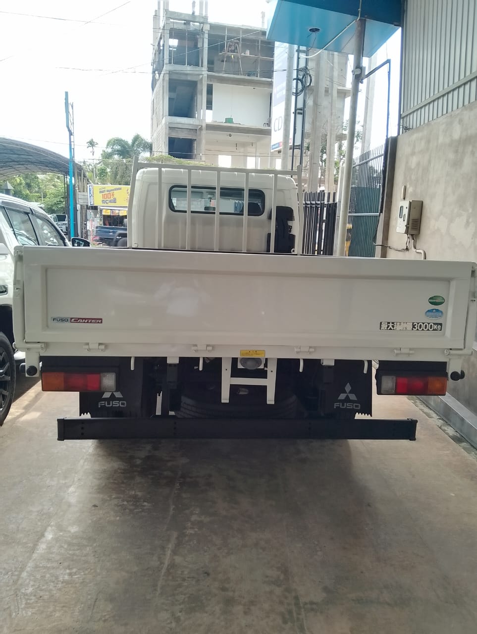 Isuzu ELF 2018 - නැවත සකස් කල ට්‍රක් රථය sale in Sri Lanka - patpat.lk