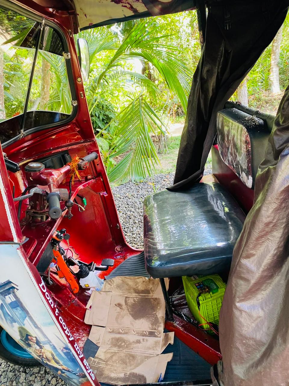 Bajaj 2 stroke 2006 - பயன்படுத்தப்பட்டது முச்சக்கர வண்டி sale in Sri Lanka - patpat.lk
