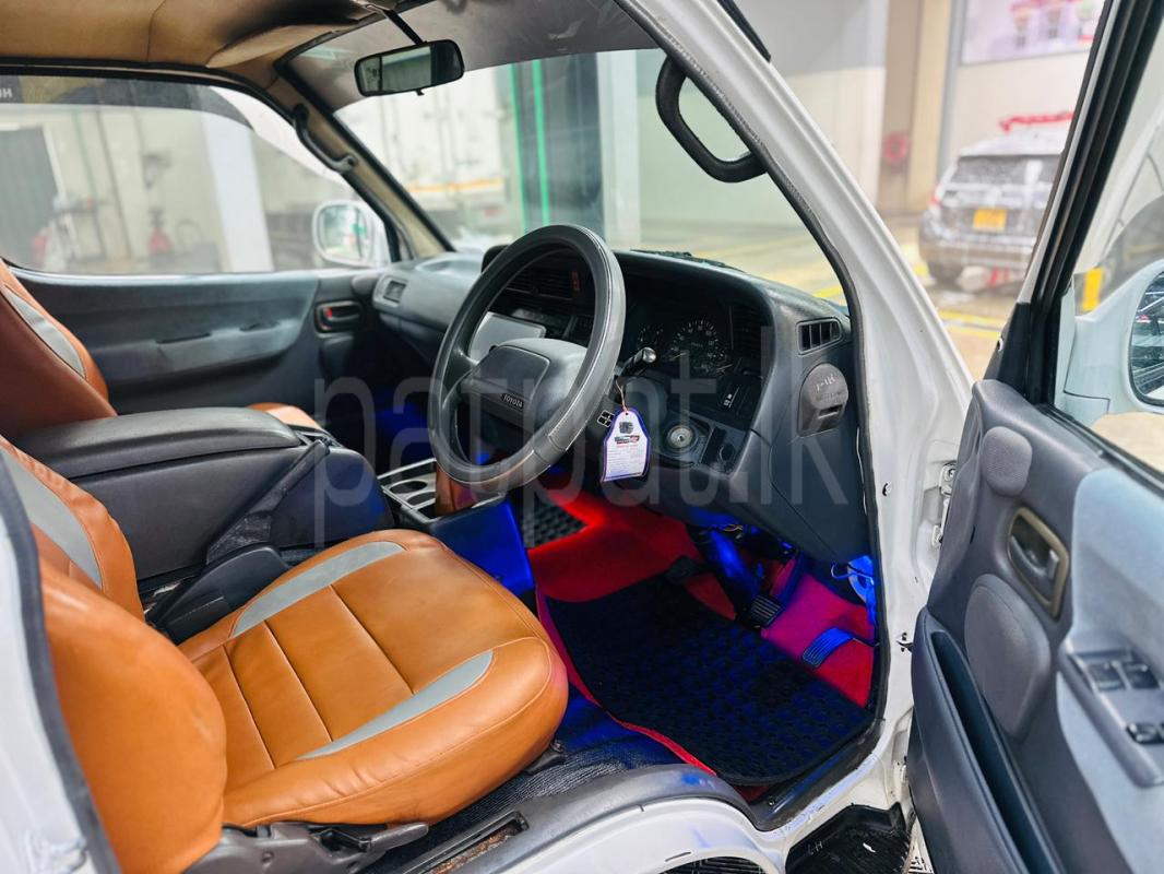 Toyota Hiace 1991 - Reconditioned Van sale in Sri Lanka - patpat.lk