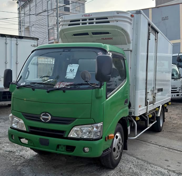 Hino Dutro 2018 ads-image-1