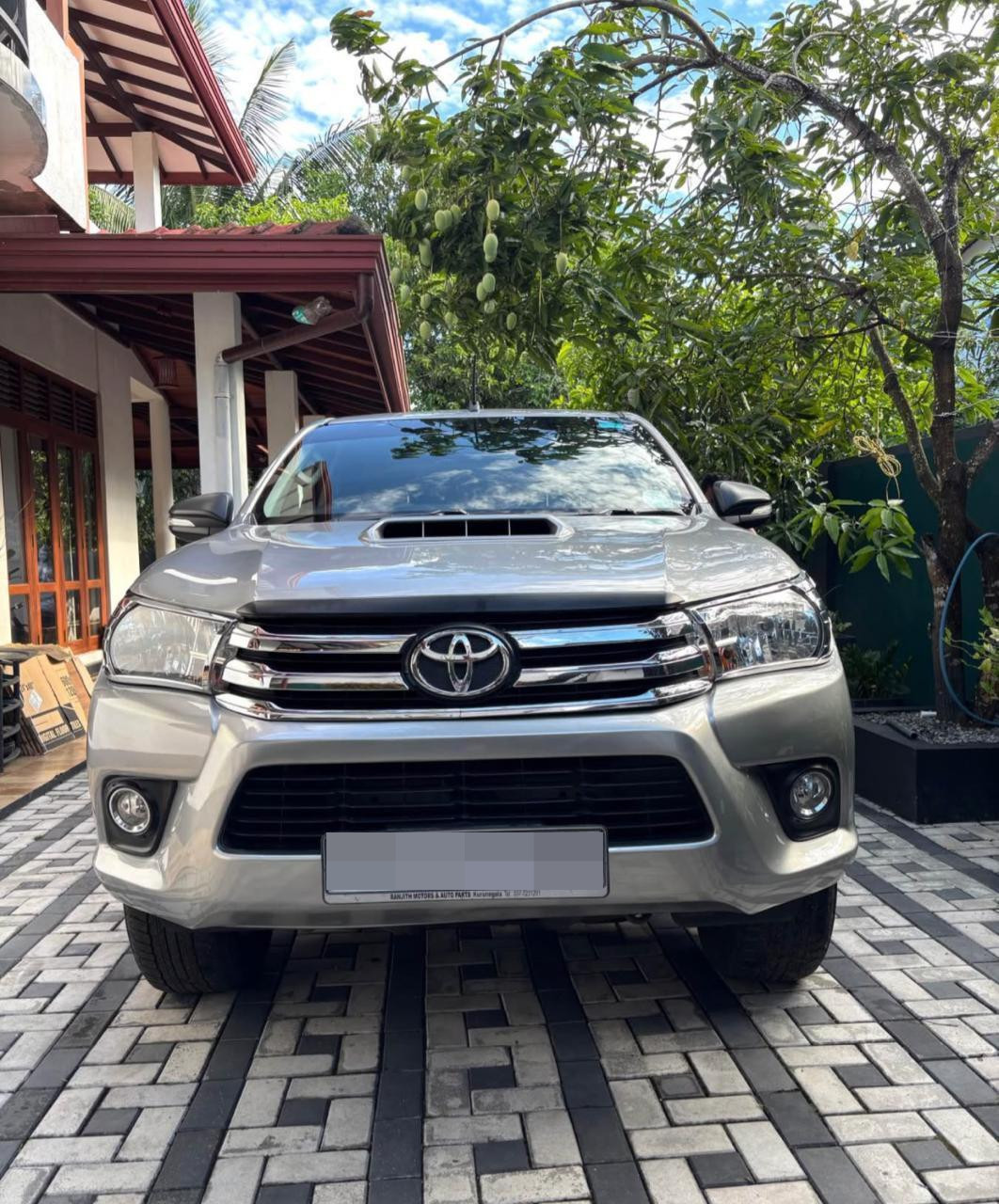 Toyota Hilux 2016 - භාවිතා කරන ලද භාණ්ඩ ප්‍රවාහන sale in Sri Lanka - patpat.lk