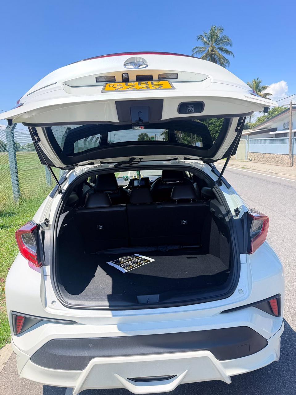 Toyota CHR 2018 - Used SUV sale in Sri Lanka - patpat.lk