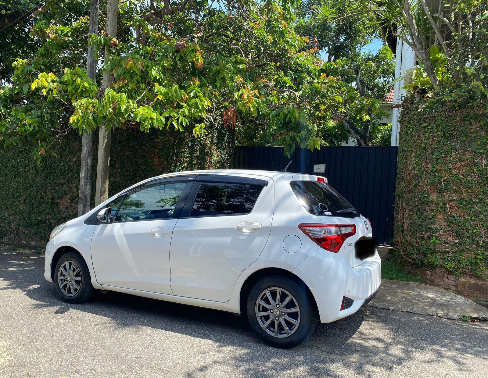 Toyota Vitz 2017 - Used Car sale in Sri Lanka - patpat.lk