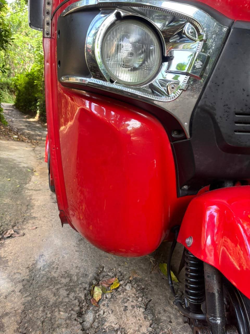 Bajaj Three Wheel 2015 - பயன்படுத்தப்பட்டது முச்சக்கர வண்டி sale in Sri Lanka - patpat.lk