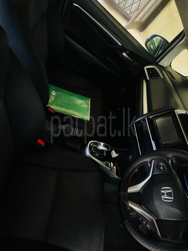 Honda Fit 2015 - பயன்படுத்தப்பட்டது கார் sale in Sri Lanka - patpat.lk