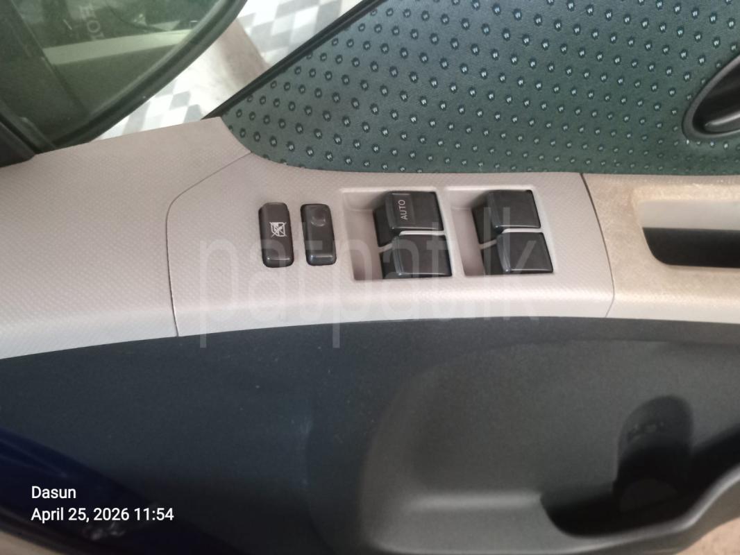 Toyota Vitz 2005 - பயன்படுத்தப்பட்டது கார் sale in Sri Lanka - patpat.lk