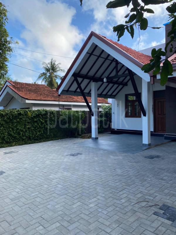 House for Sale in Wennappuwa