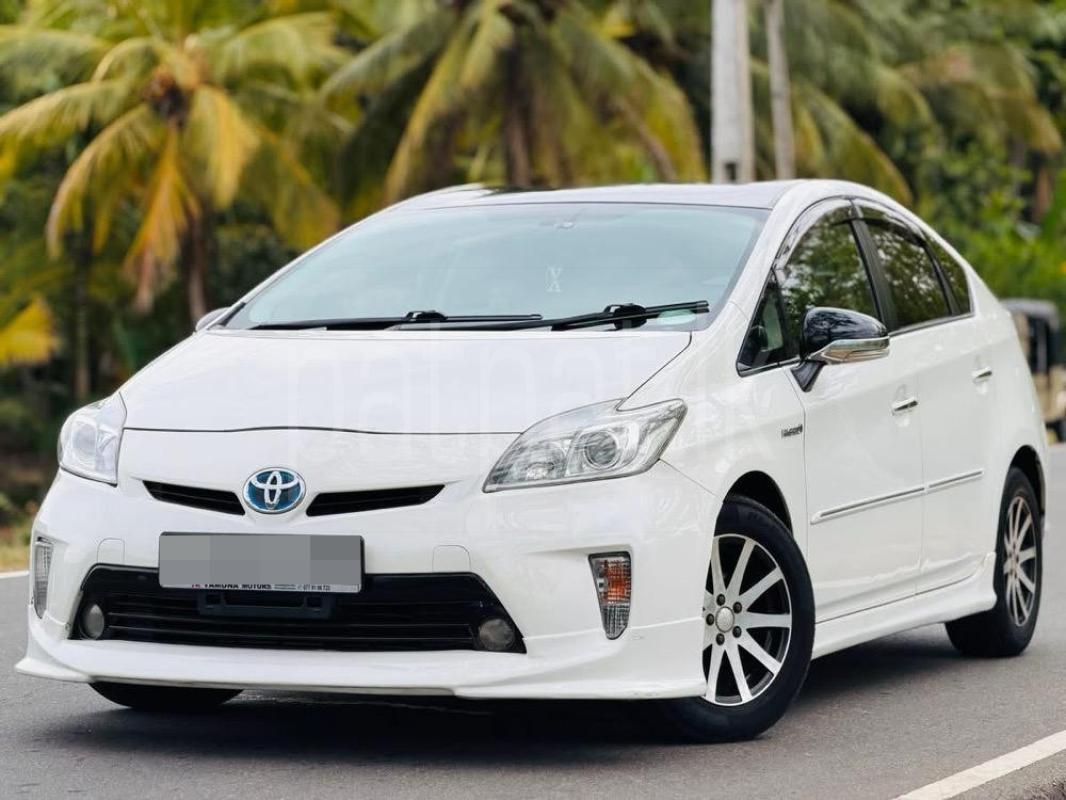 Toyota Prius 2012 - பயன்படுத்தப்பட்டது கார் sale in Sri Lanka - patpat.lk