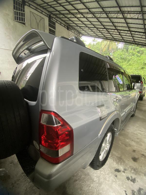 Mitsubishi Montero 2005 - பயன்படுத்தப்பட்டது SUV sale in Sri Lanka - patpat.lk