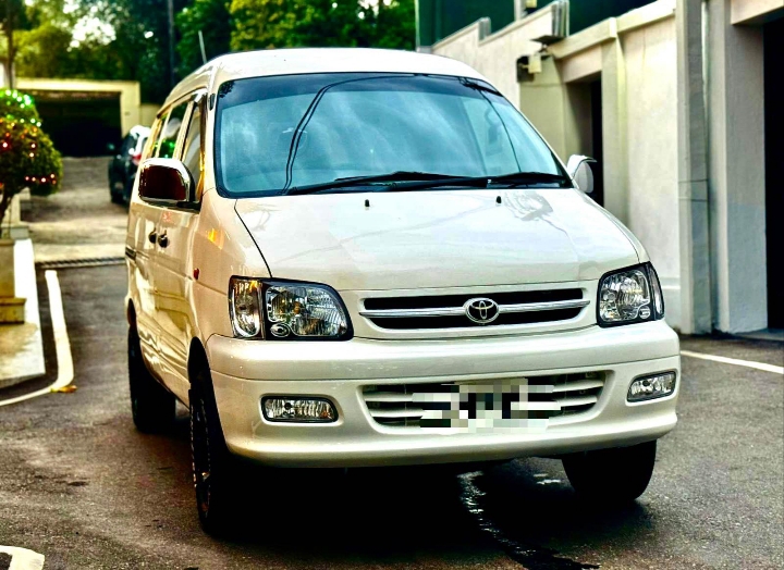 Toyota TownAce 2004 - பயன்படுத்தப்பட்டது வேன் sale in Sri Lanka - patpat.lk