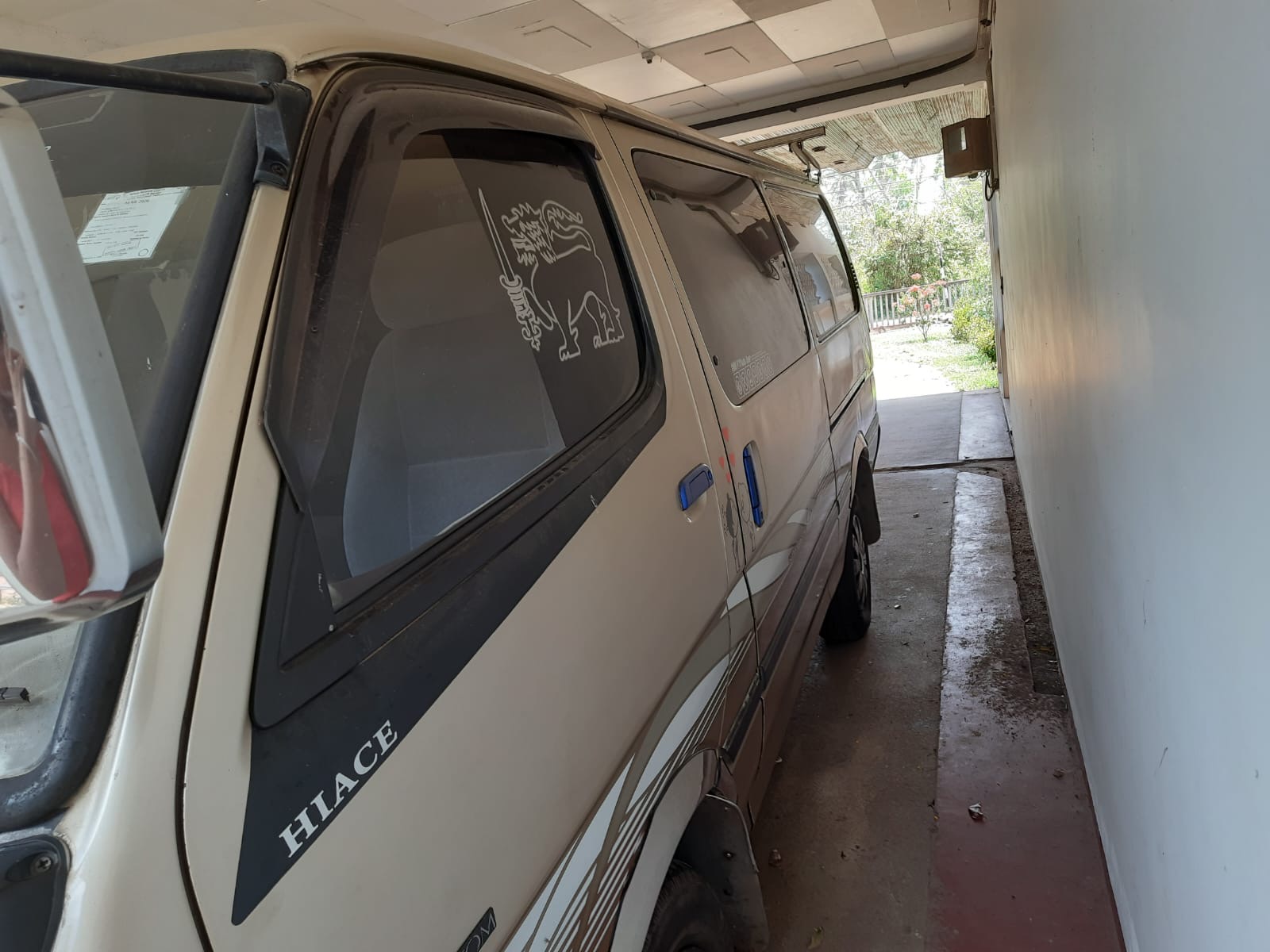 Toyota Hiace 1990 - Used Van sale in Sri Lanka - patpat.lk