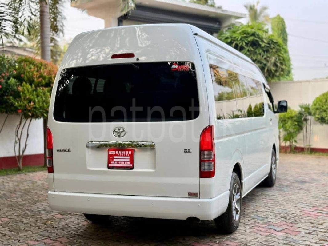 Toyota Hiace 2024 - අලුත් වෑන් රථය sale in Sri Lanka - patpat.lk