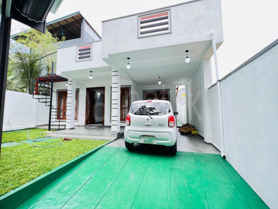 House for Sale in Athurugiriya ads-image-1