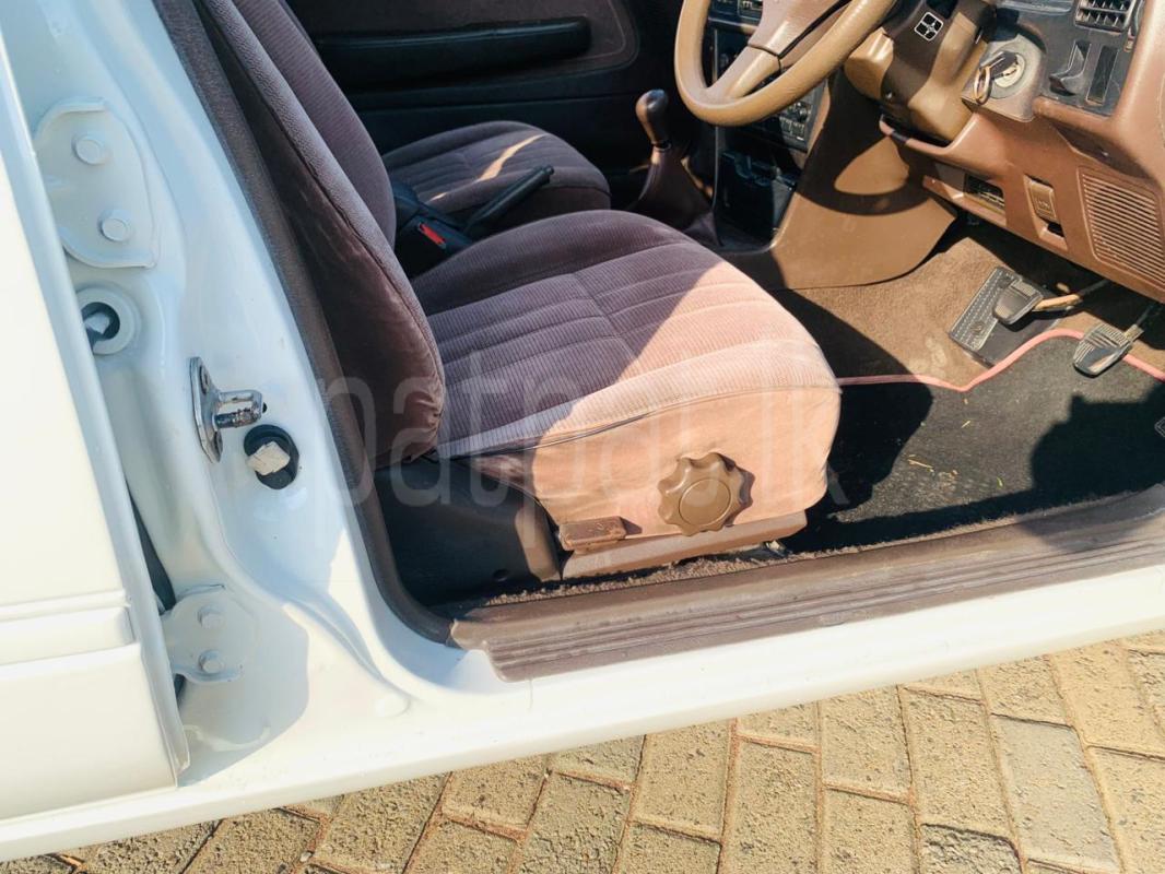 Toyota Carina 1989 - භාවිතා කරන ලද කාර් sale in Sri Lanka - patpat.lk