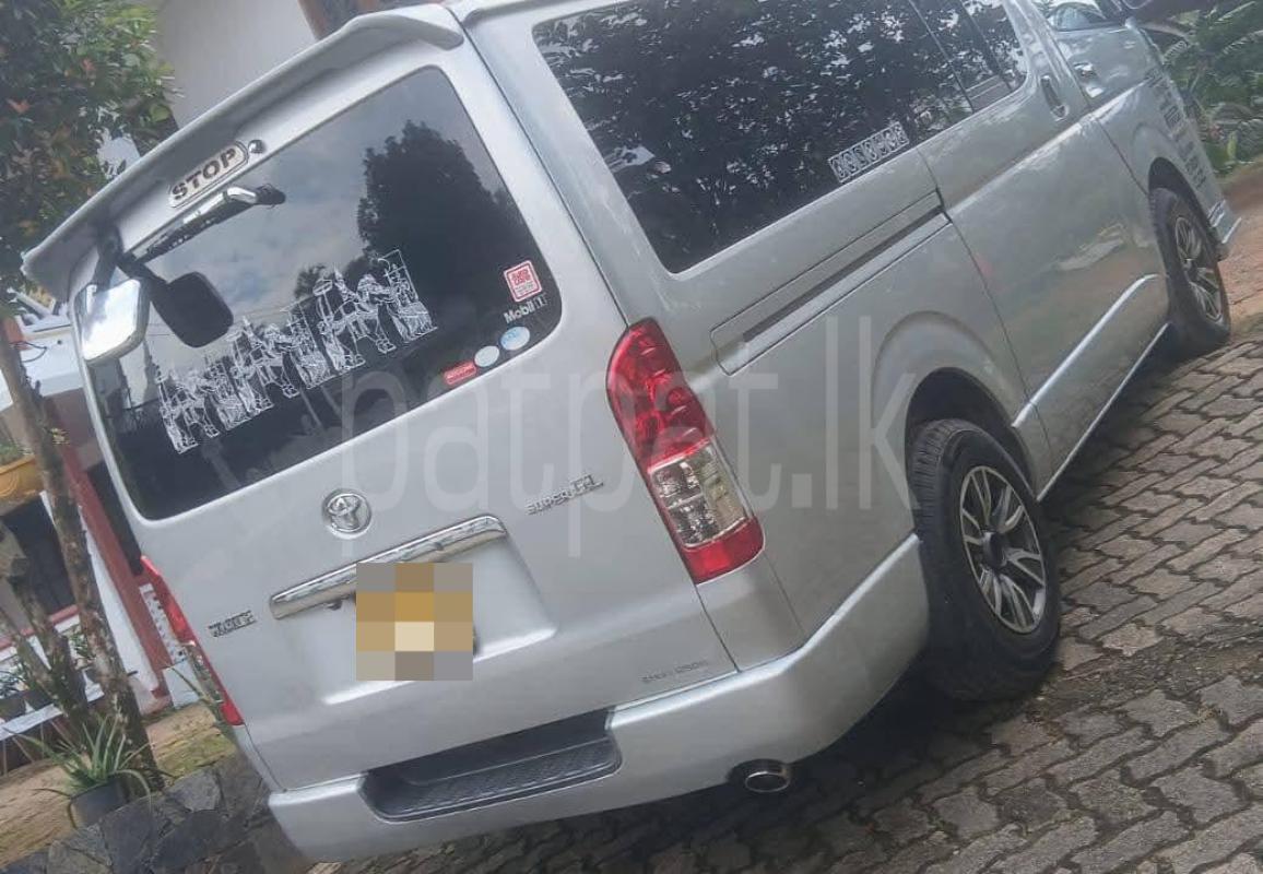 Toyota Hiace 2004 - பயன்படுத்தப்பட்டது வேன் sale in Sri Lanka - patpat.lk