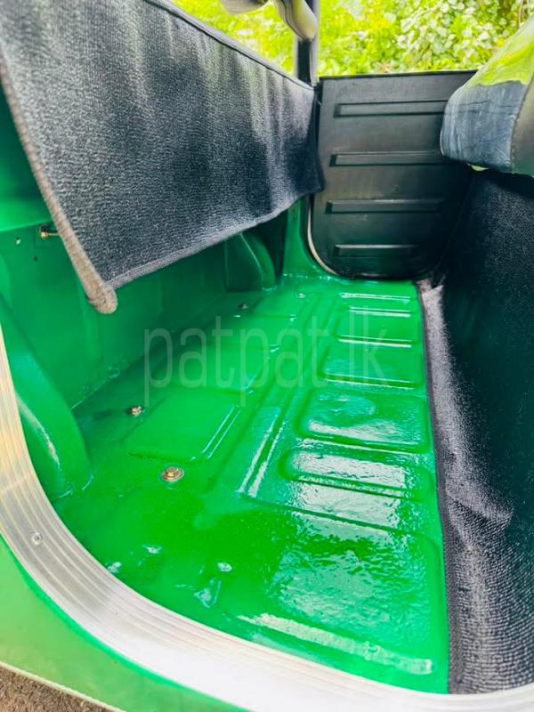 Bajaj Three Wheel 2014 - பயன்படுத்தப்பட்டது முச்சக்கர வண்டி sale in Sri Lanka - patpat.lk