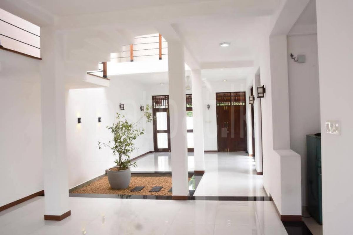 House for Sale in Athurugiriya