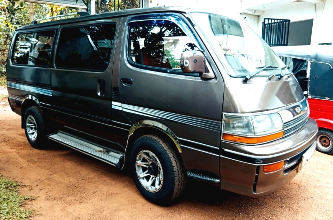 Toyota Hiace 1991 - භාවිතා කරන ලද වෑන් රථය sale in Sri Lanka - patpat.lk