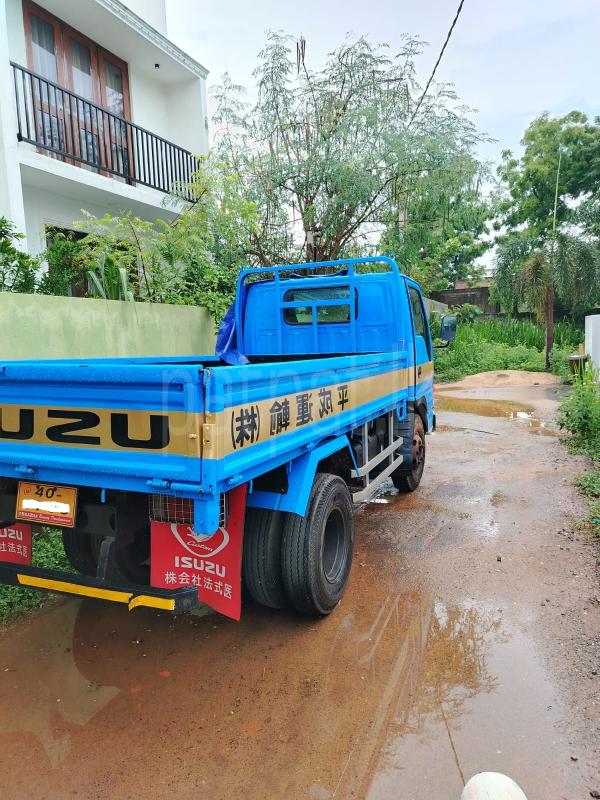 Isuzu ELF 1970 - பயன்படுத்தப்பட்டது டிரக் sale in Sri Lanka - patpat.lk