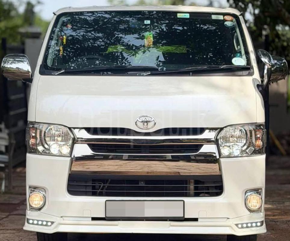 Toyota Hiace 2016 - භාවිතා කරන ලද වෑන් රථය sale in Sri Lanka - patpat.lk