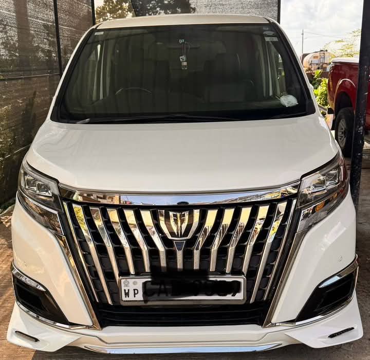 Toyota Noah 2014 - Used Van sale in Sri Lanka - patpat.lk