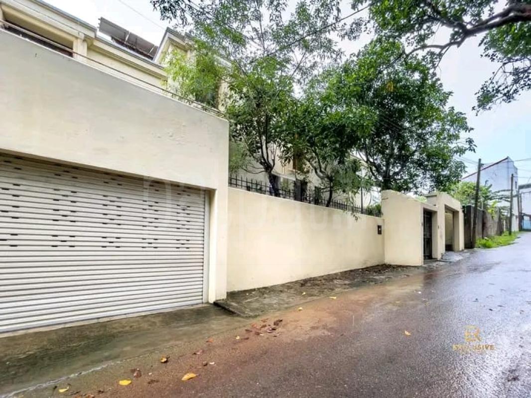 Advertisement image 6