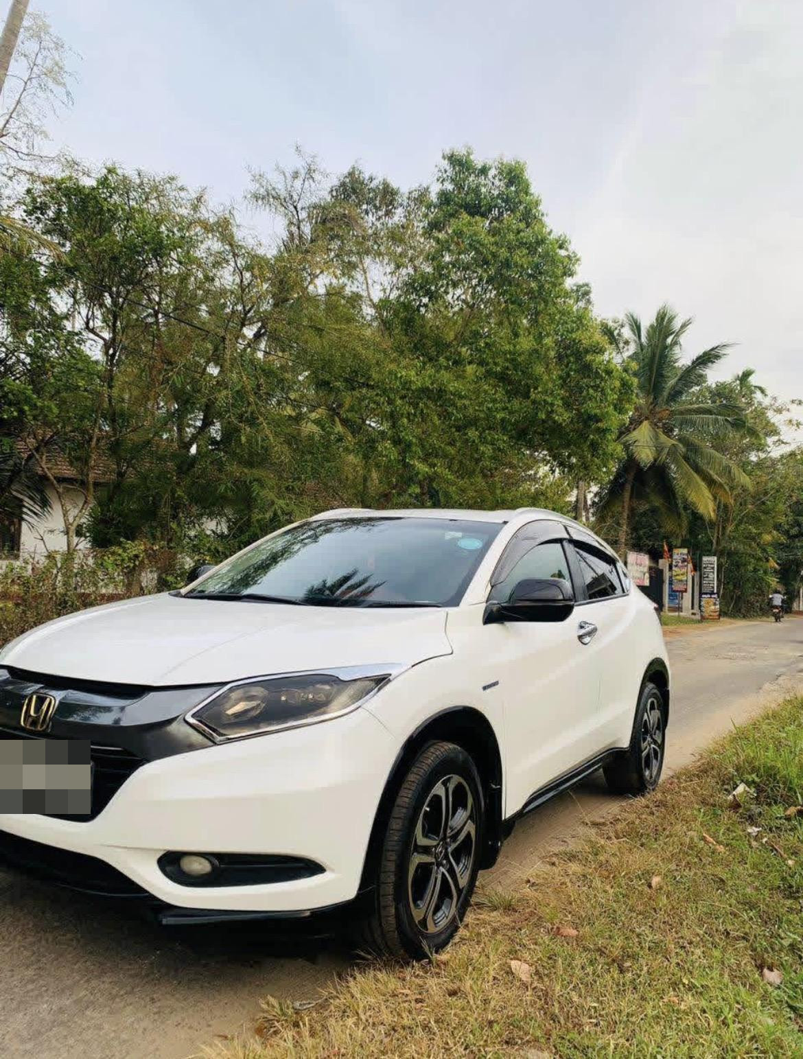 Honda Vezel 2014 - பயன்படுத்தப்பட்டது SUV sale in Sri Lanka - patpat.lk