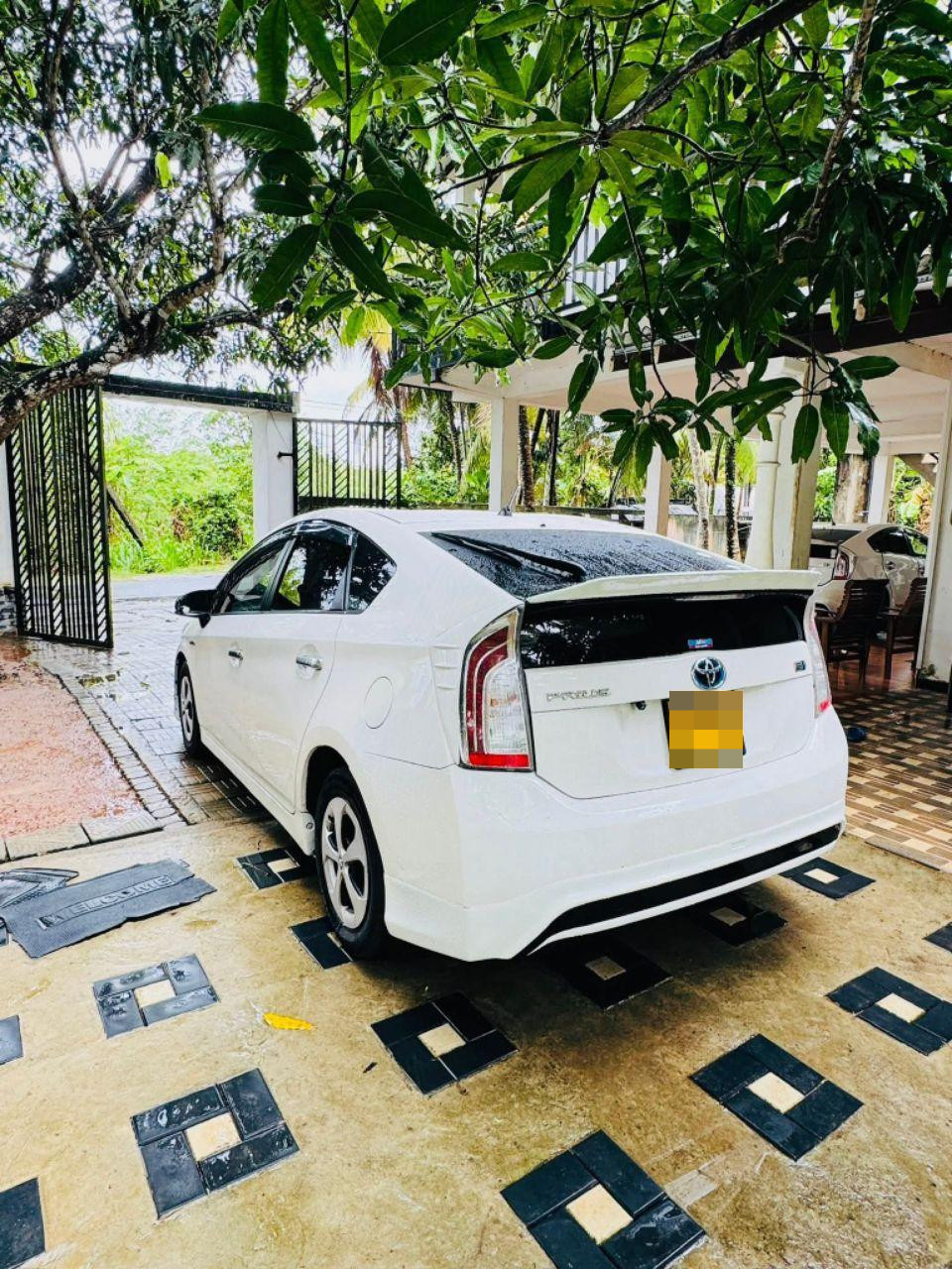 Toyota Prius 2013 - Used Car sale in Sri Lanka - patpat.lk