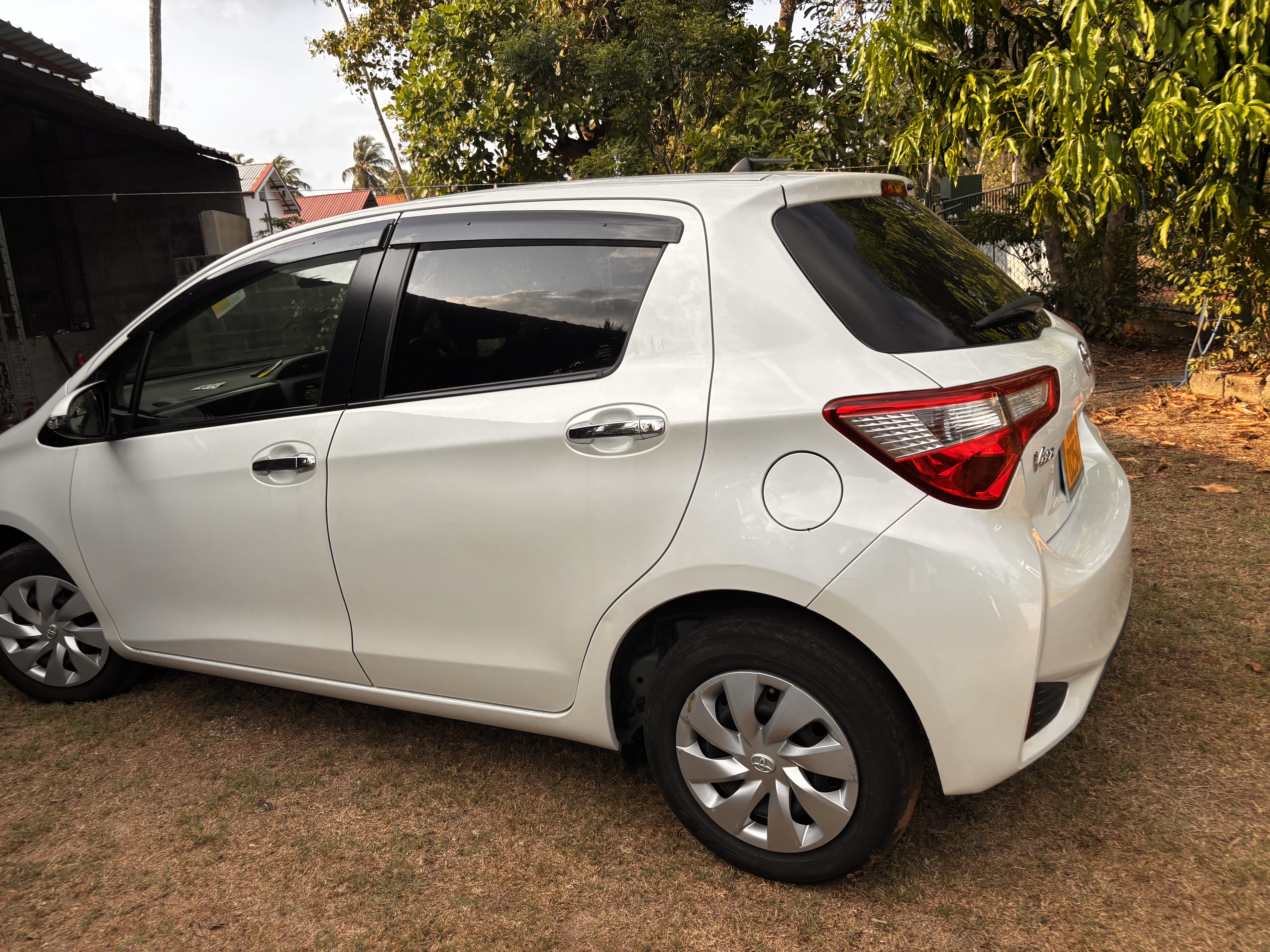 Toyota Vitz 2018 - භාවිතා කරන ලද කාර් sale in Sri Lanka - patpat.lk