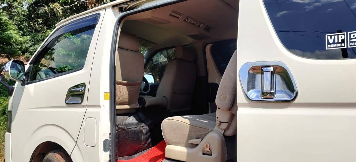 Toyota Hiace 2013 - மறுசீரமைக்கப்பட்டது வேன் sale in Sri Lanka - patpat.lk