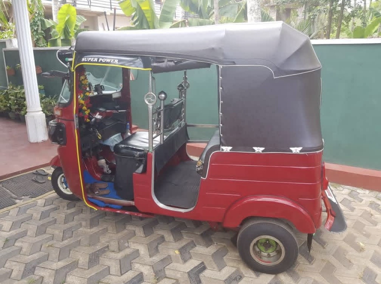 Bajaj 4 stroke 2015 - பயன்படுத்தப்பட்டது முச்சக்கர வண்டி sale in Sri Lanka - patpat.lk