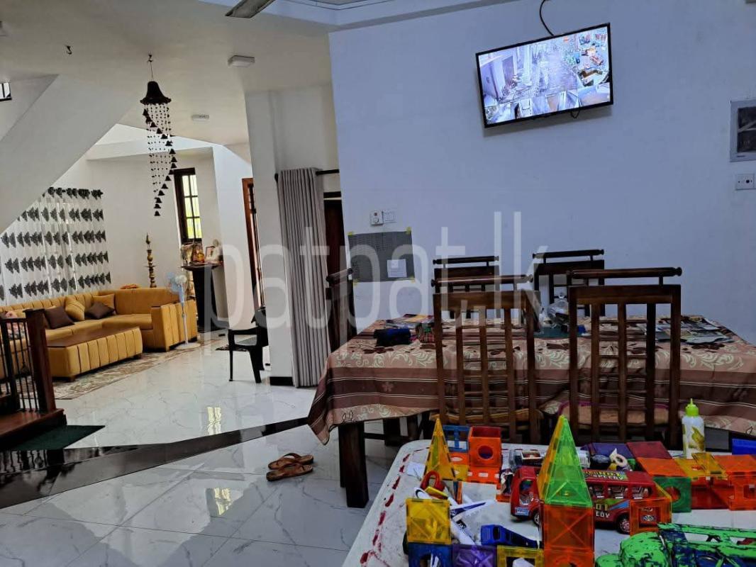 Advertisement image 6