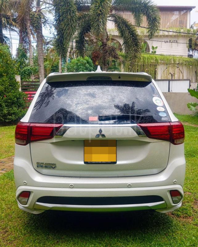 Mitsubishi Outlander 2018 - Used SUV sale in Sri Lanka - patpat.lk