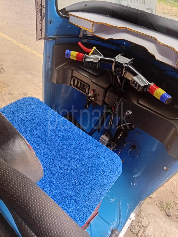 Bajaj Three Wheel 2011 - பயன்படுத்தப்பட்டது முச்சக்கர வண்டி sale in Sri Lanka - patpat.lk