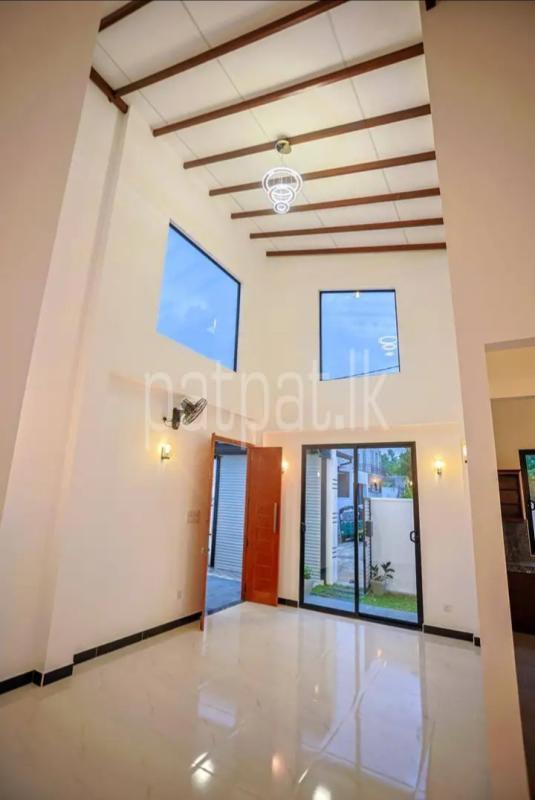 House for Sale in Athurugiriya