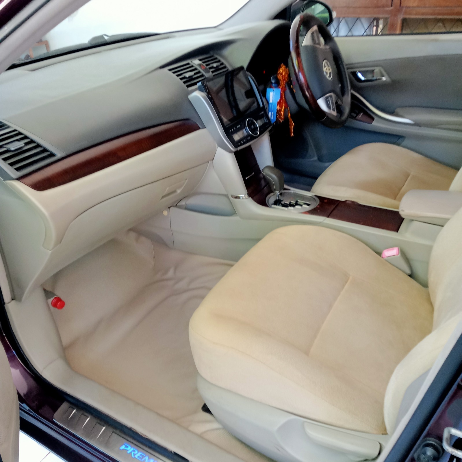 Toyota Premio 2010 - பயன்படுத்தப்பட்டது கார் sale in Sri Lanka - patpat.lk