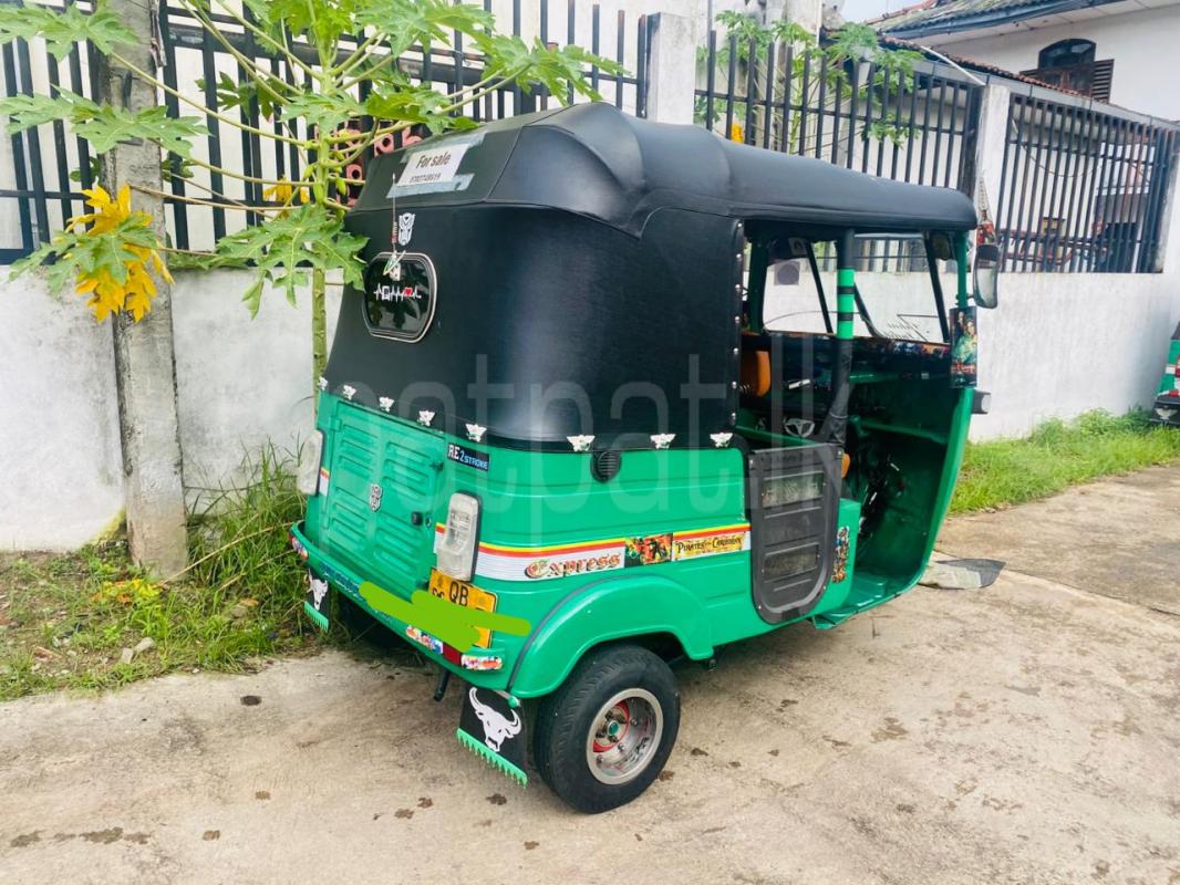 Bajaj 2 stroke 2005 - பயன்படுத்தப்பட்டது முச்சக்கர வண்டி sale in Sri Lanka - patpat.lk