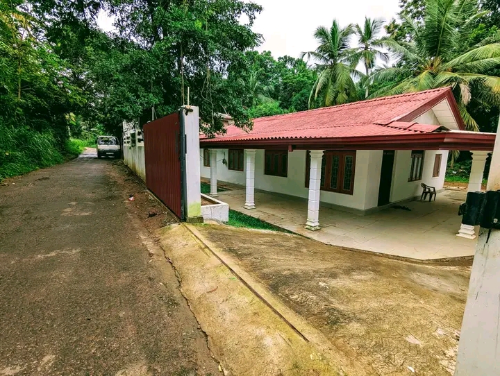 House for Sale in Mirigama
