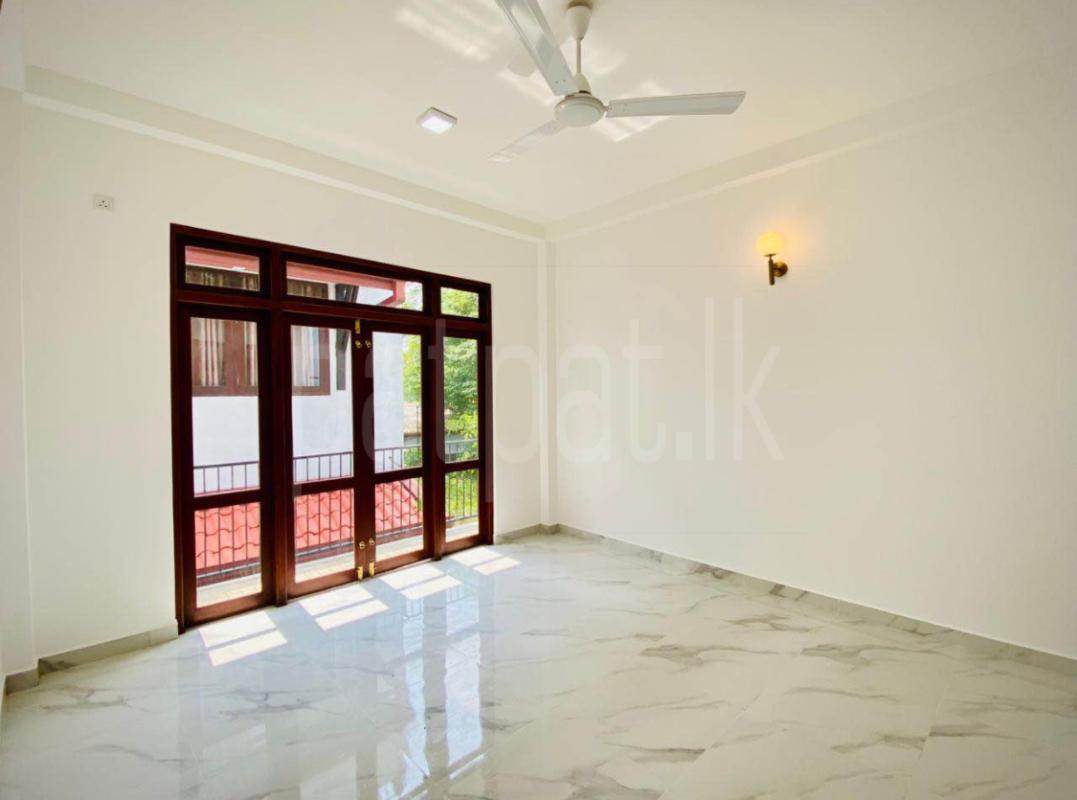House for Sale in Athurugiriya