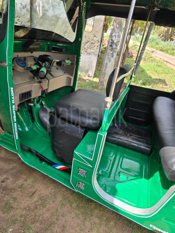 Bajaj Three Wheel 2015 - பயன்படுத்தப்பட்டது முச்சக்கர வண்டி sale in Sri Lanka - patpat.lk