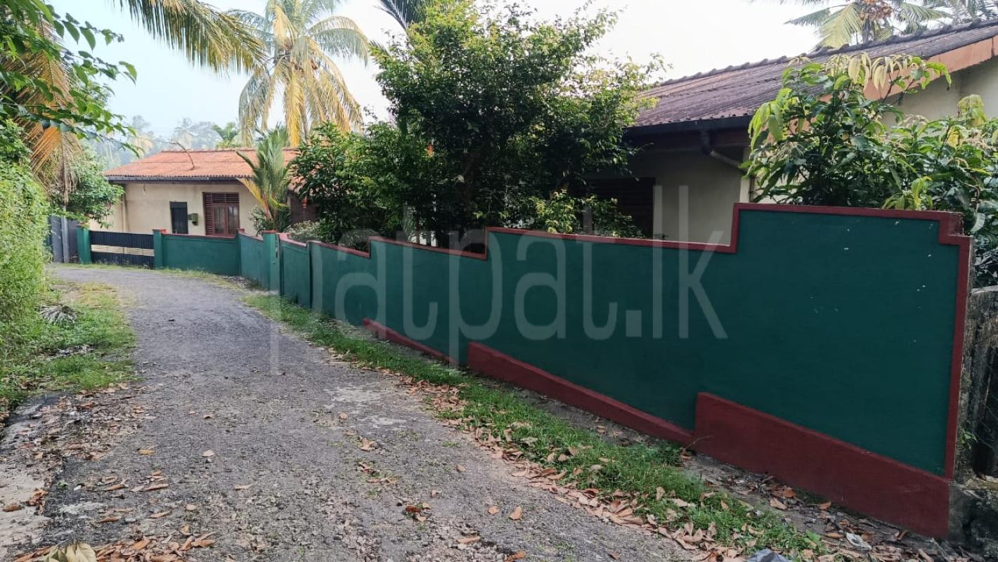 House for Sale in Kahathuduwa ads-image-1
