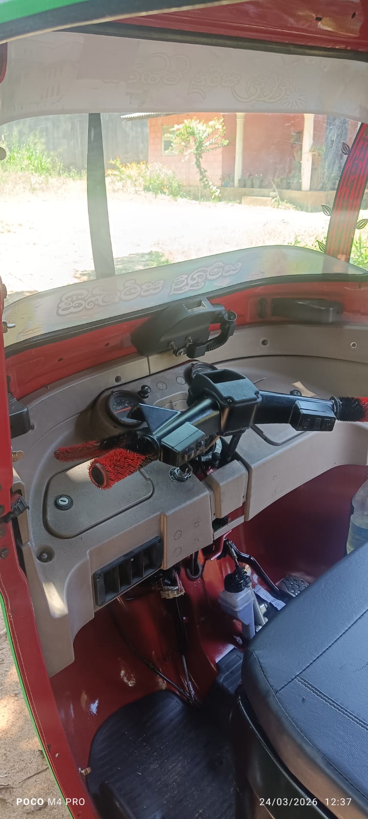 Bajaj Three Wheel 2015 - பயன்படுத்தப்பட்டது முச்சக்கர வண்டி sale in Sri Lanka - patpat.lk