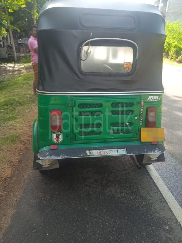 Bajaj 2 stroke 2004 - பயன்படுத்தப்பட்டது முச்சக்கர வண்டி sale in Sri Lanka - patpat.lk