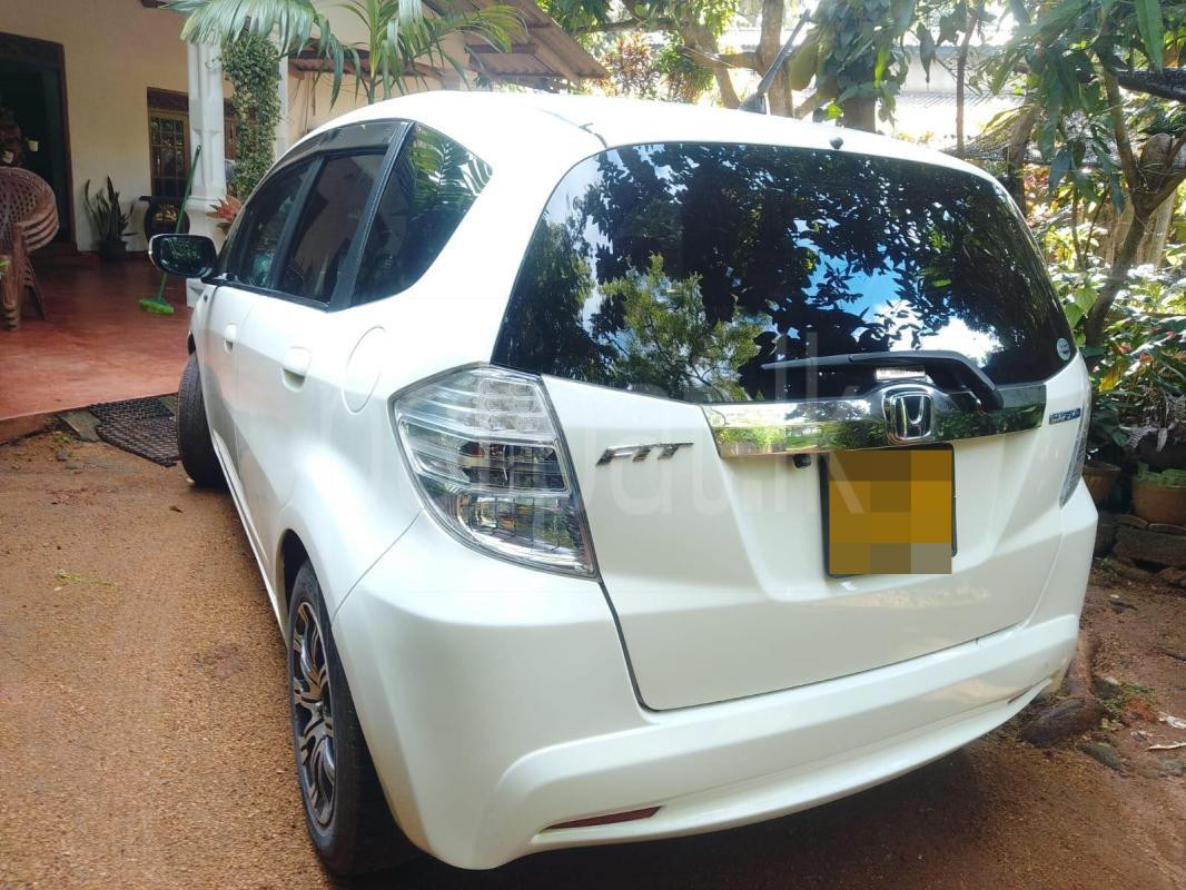 Honda FIT S HYBRID 2011 - பயன்படுத்தப்பட்டது கார் sale in Sri Lanka - patpat.lk